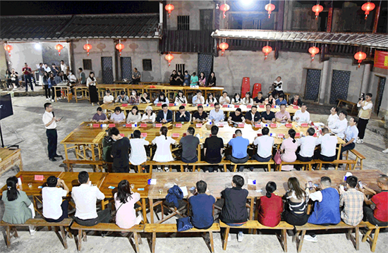 13 振興茶產(chǎn)業(yè) 媒體來助力  廈門市安溪商會組織媒體記者走進(jìn)安溪茶鄉(xiāng)1328.png